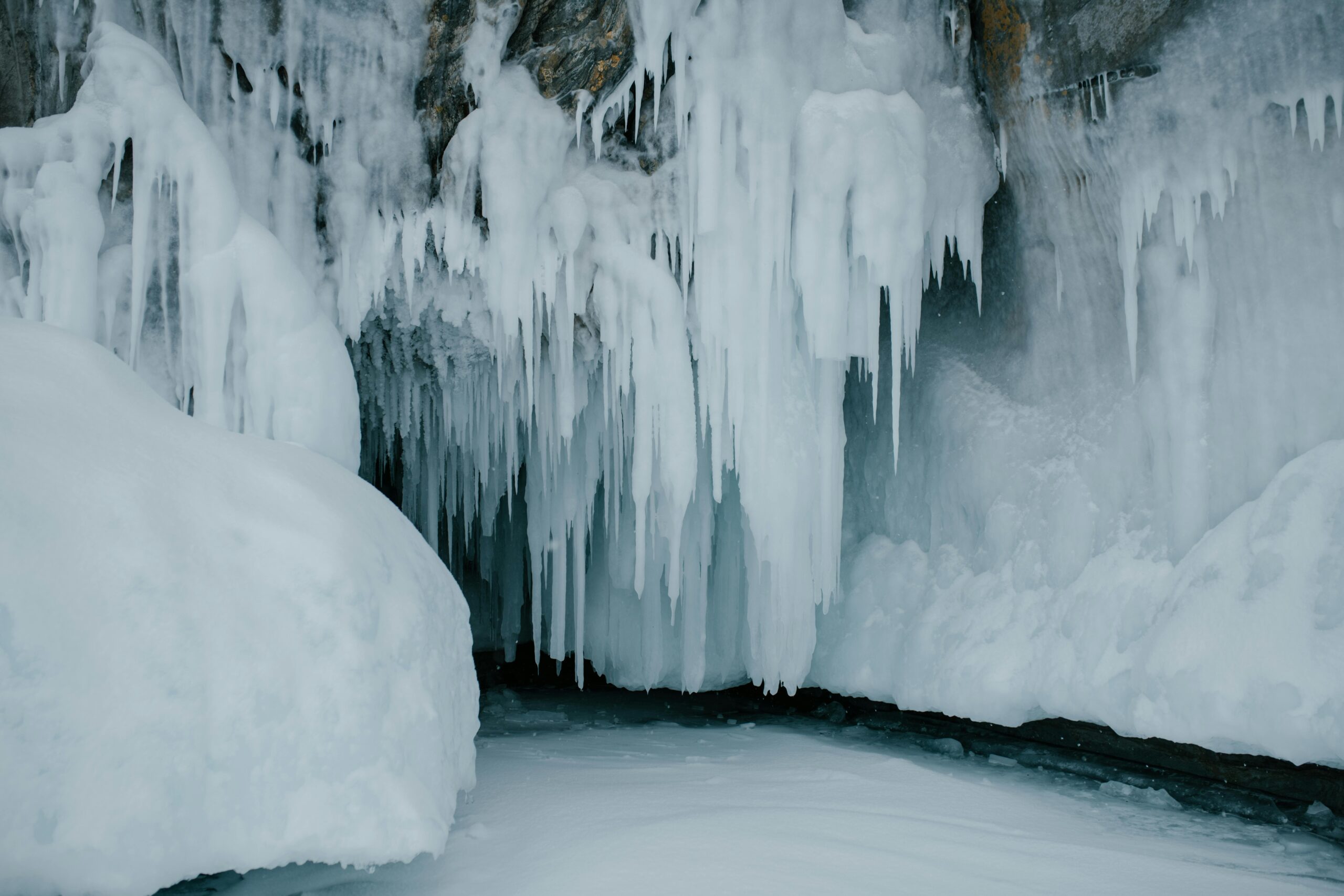 Cold wave intensifies in Kashmir, Gulmarg coldest at minus 9.0 deg Celsius